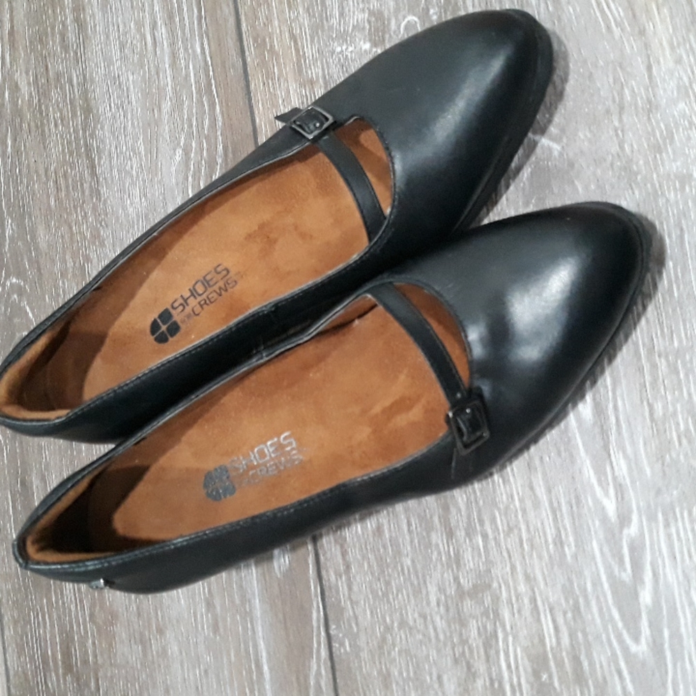 Shoes for Crews black leather Mary Janes. Size 5